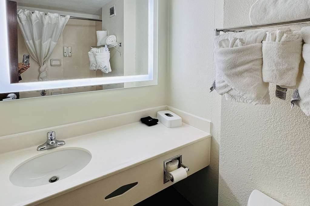 Quality Inn Danville University Area - photo 38