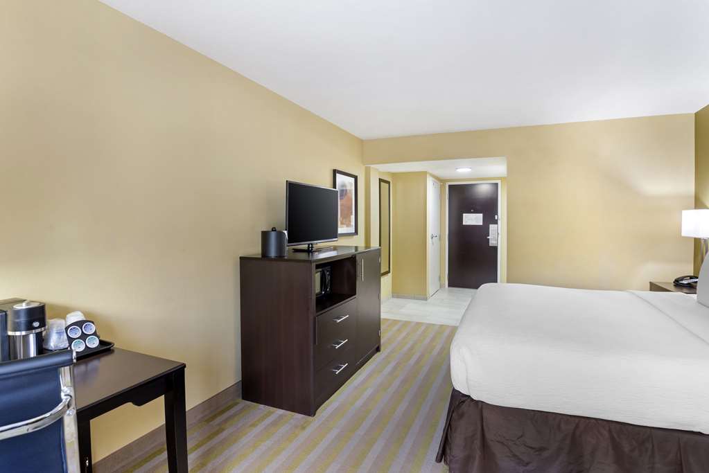 Best Western Plus Thornburg Inn & Suites - photo 13