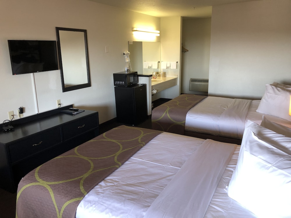 Super 8 by Wyndham Fernley - photo 8