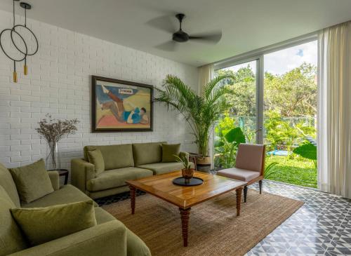 La Avila 2 BHK Villas near Morjim Beach with Private Pool Kitchen Balcony &Security — 4-Star Luxury Hotel in Solim, India