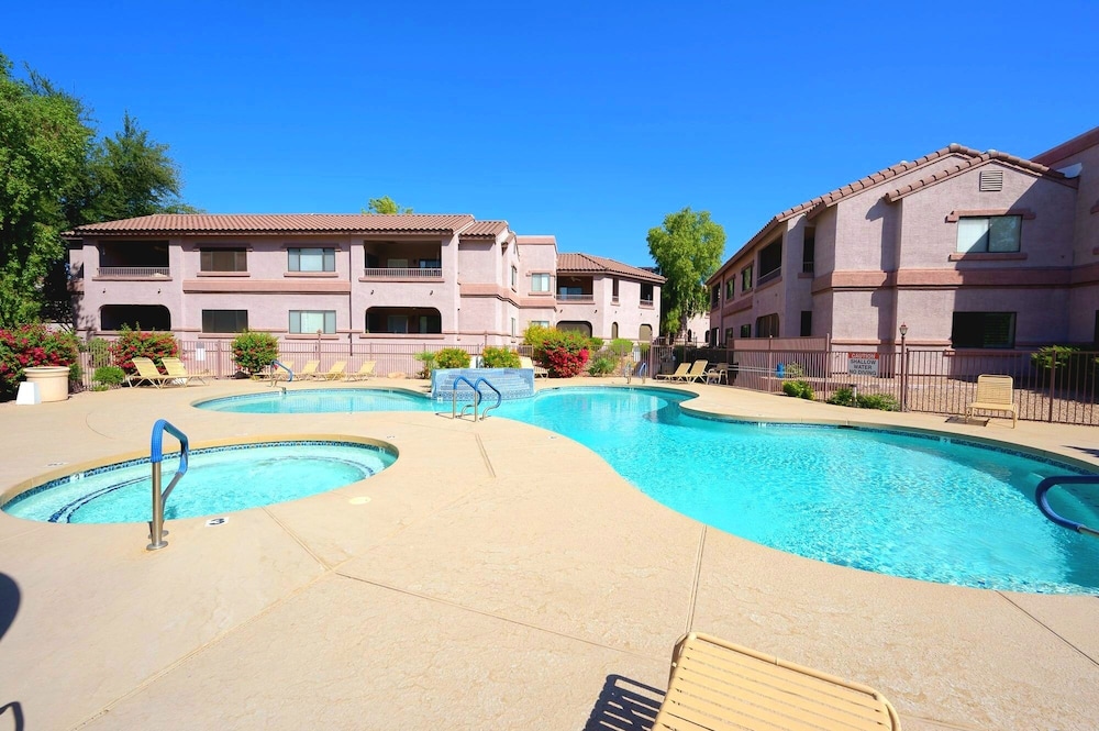 Villa Cortina condo — 4-Star Luxury Hotel in Scottsdale, United States