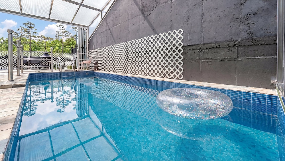 Chungnam Cheongyang Kongmaea Poolvilla in Cheongyang, South Korea