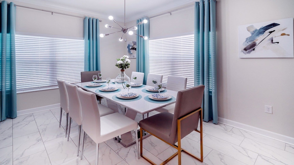 5BR Stylish Championsgatetownhome w Private Pool - photo 37