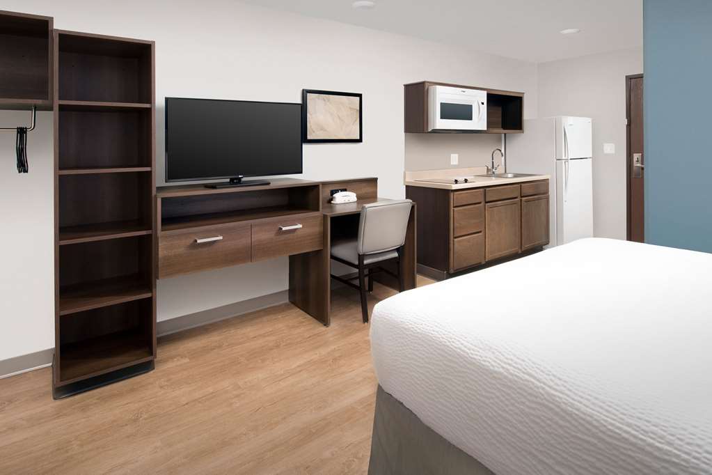 WoodSpring Suites Chicago Tinley Park - photo 8