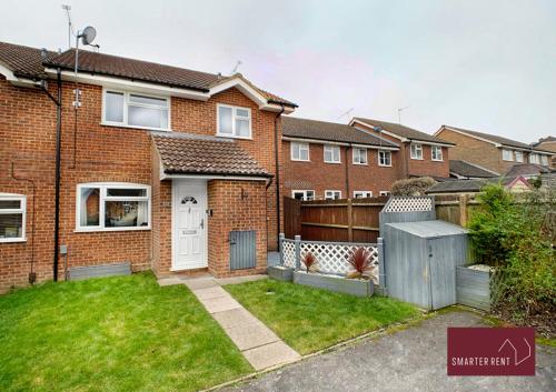 Yateley Spacious 2 Bedroom House 17298945 — Finchampstead