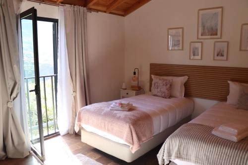 Casa Girassol Uma Janela Para O Nascer Do Sol — 4-Star Luxury Hotel in Sao Vicente, Portugal