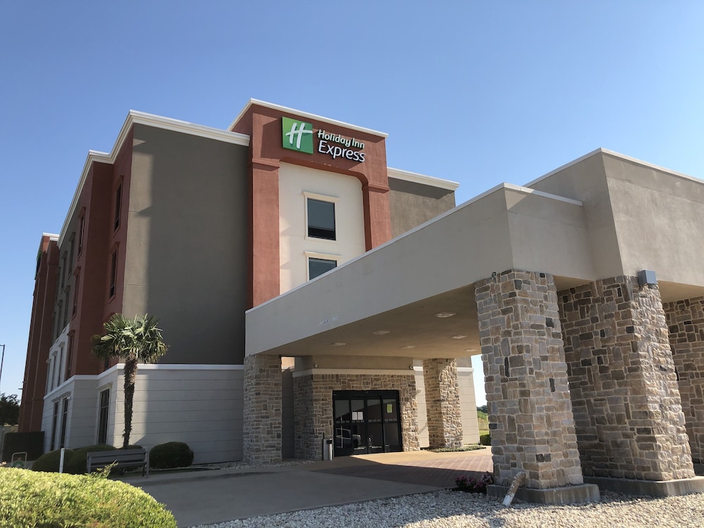 Holiday Inn Express : Hillsboro I 35 by IHG in Hillsboro, United States