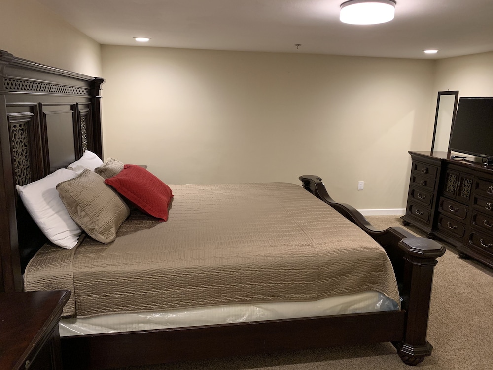 Blue Bay Inn & Suites - photo 21