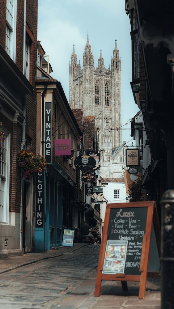 L'hote Boutique Hotel — 4-Star Luxury Hotel in Canterbury, United Kingdom