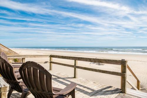 Cuddlefish by Oak Island Accommodations - photo 38