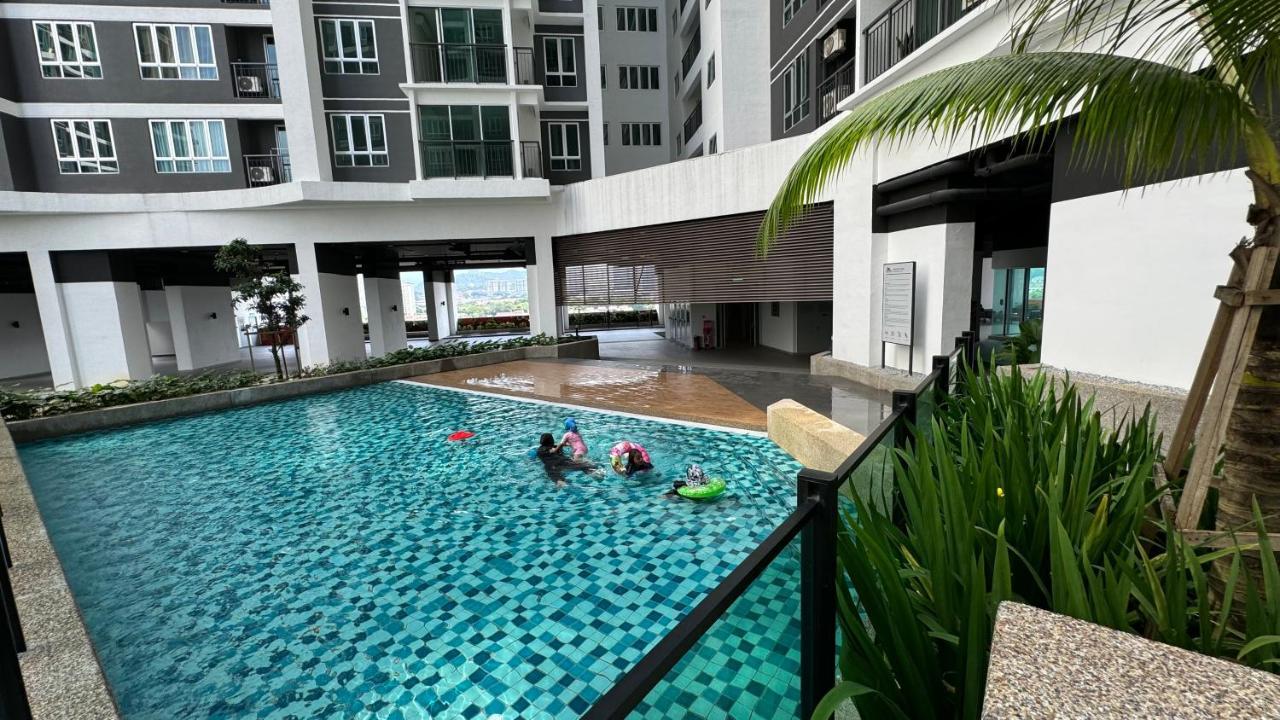 MH Platinum 2 COZY Fully Air Con Suite Kuala Lumpur — 4-Star Luxury Hotel in Kuala Lumpur, Malaysia
