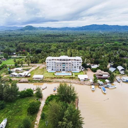 Koh Talu On Shore Hotel & Resort — Bang Saphan — photo 2