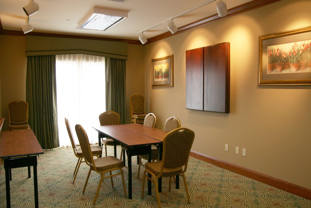 Hampton Inn Mountain Home - photo 12