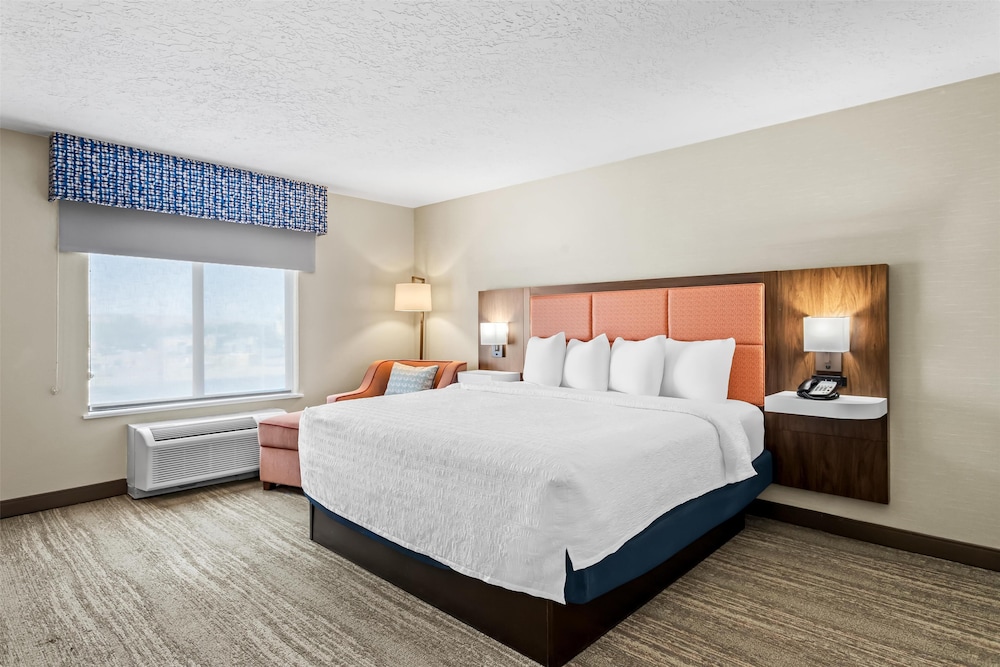 Hampton Inn & Suites Farmington - photo 10