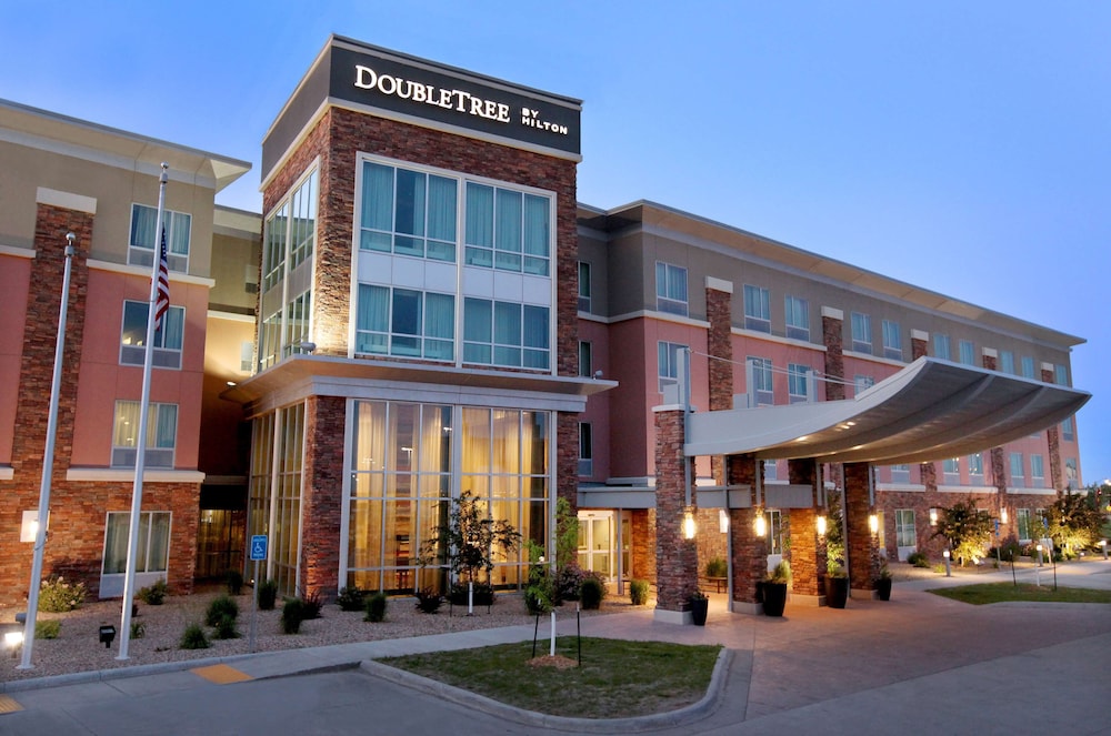 DoubleTree by Hilton West Fargo Sanford Medical Center Area — hotel in West Fargo