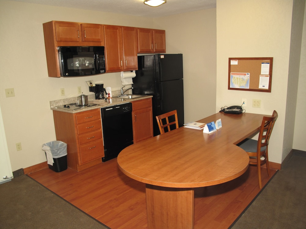 Candlewood Suites Elgin by IHG - photo 8