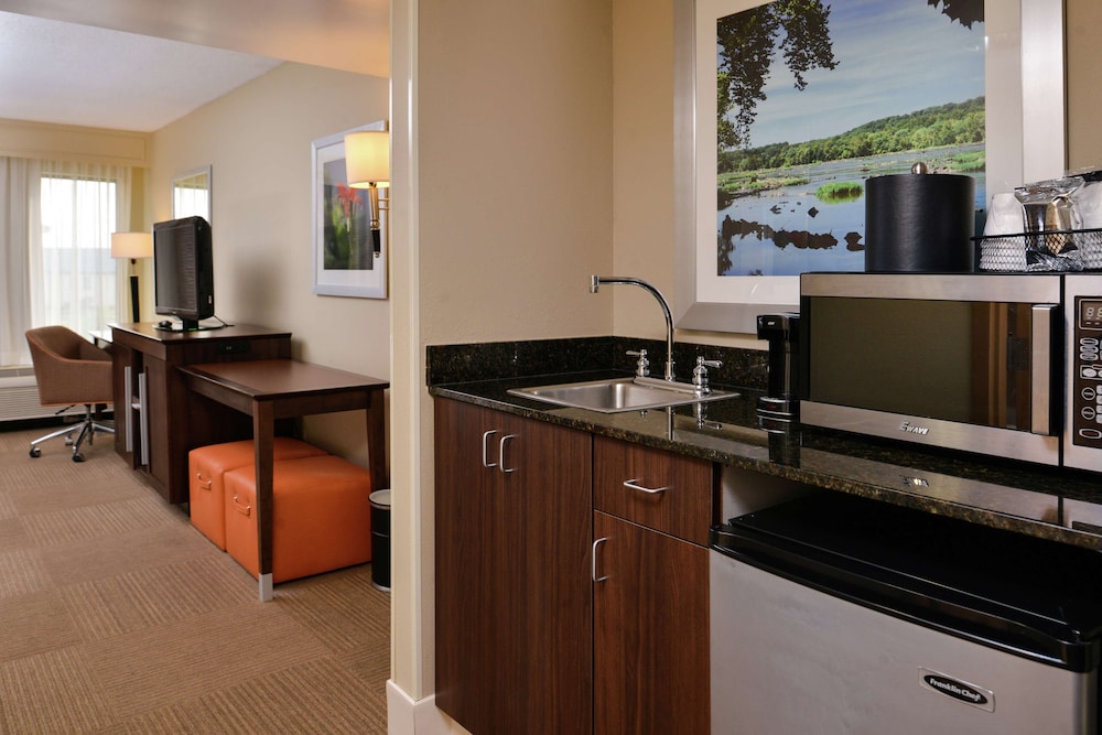 Hampton Inn South Hill - photo 16
