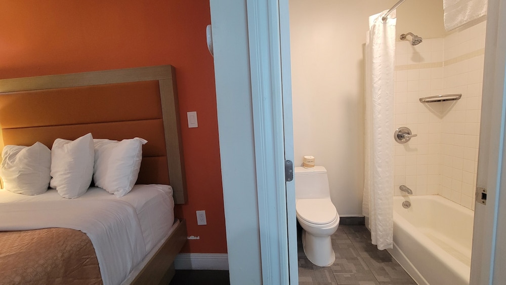 Presidio Parkway Inn - photo 21