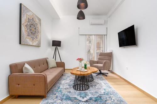 Coastal Charm Elegant 1BR at Marina Zea Piraeus — 4-Star Luxury Hotel in Piraeus, Greece