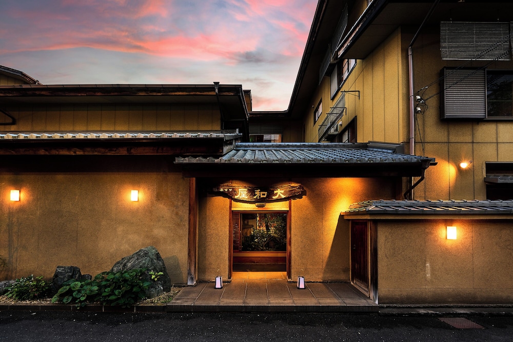 Yamatoya Besso — 4-Star Luxury Hotel in Matsuyama, Japan