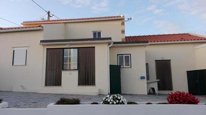 Casal Riquezo T2 Serra Da Pescaria Nazaré — hotel in Sao Martinho Do Porto