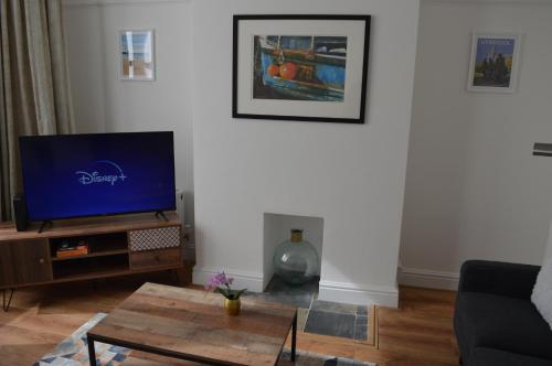 Library House Now with Sky Sports HD — 4-Star Luxury Hotel in Liverpool, United Kingdom