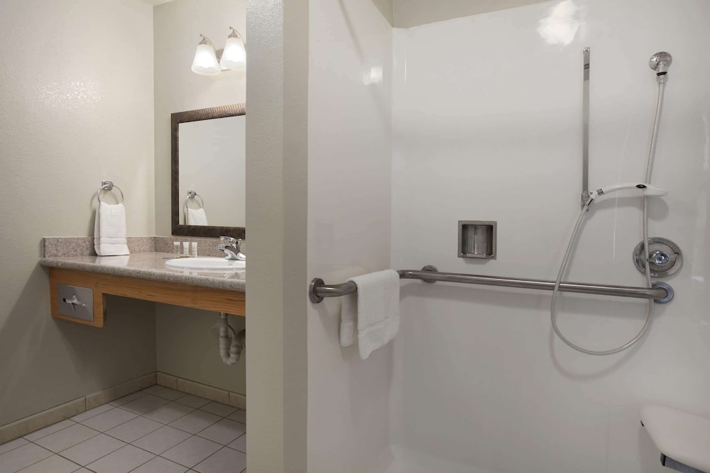 The Prime Suites Vallejo Napa Valley - photo 24
