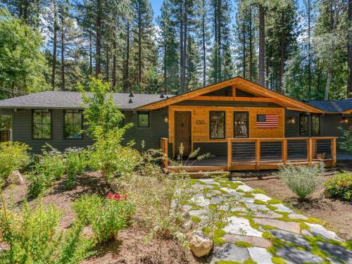 Modern Millcreek Home — 4-Star Luxury Hotel in Incline Village, United States