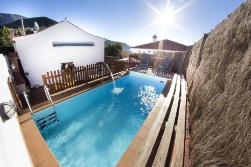 Vivelorural casa Tunte 1 piscina y terraza — 4-Star Luxury Hotel in San Bartolome De Tirajana, Spain