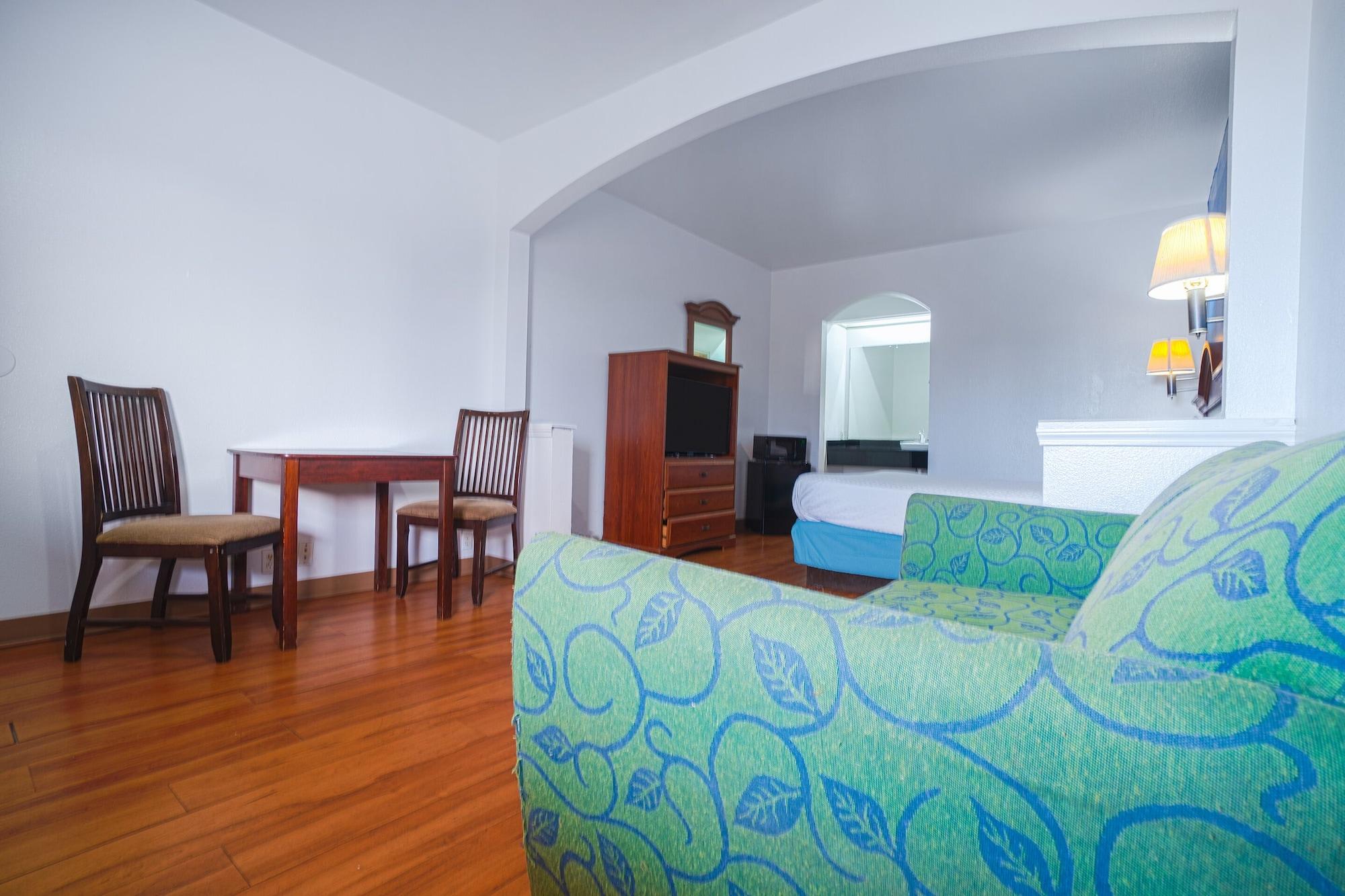Motel 6 Galveston Seawall - photo 4