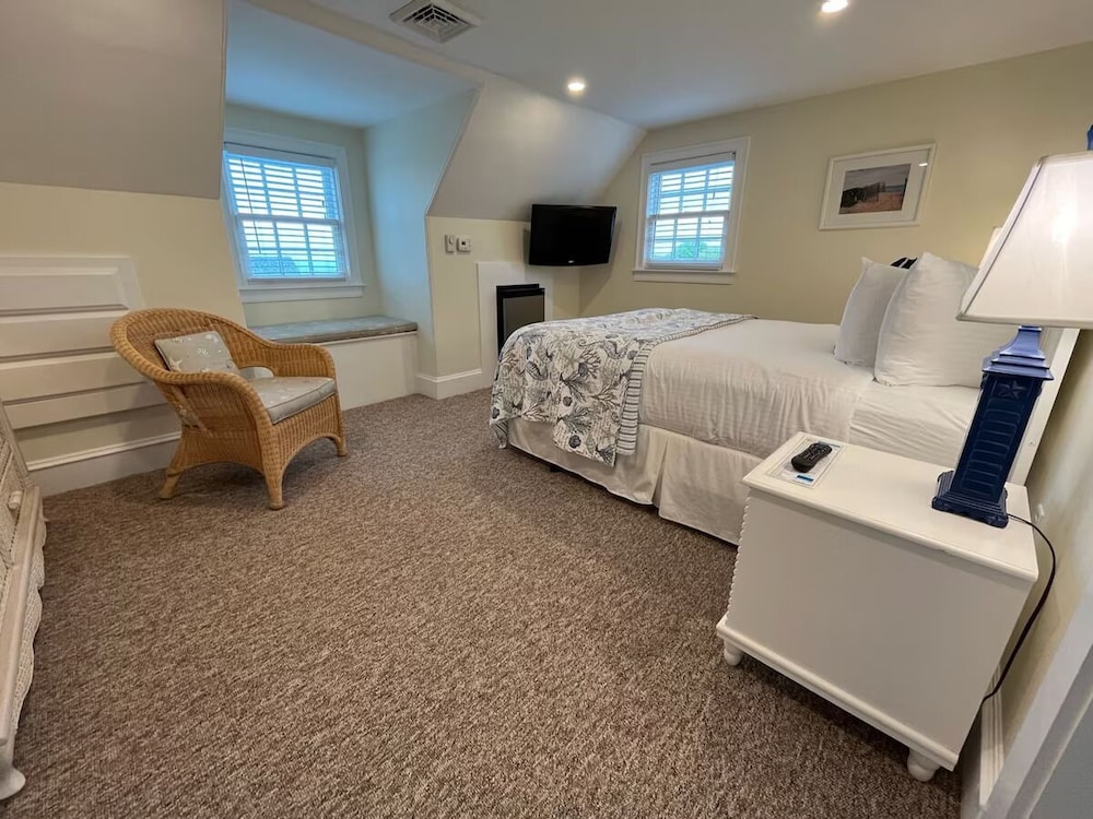 Beach Breeze Inn - photo 22
