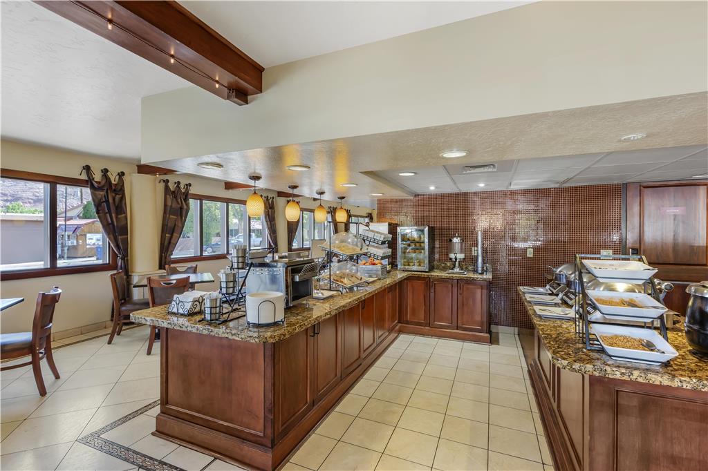 Best Western Plus Greenwell Inn - photo 8