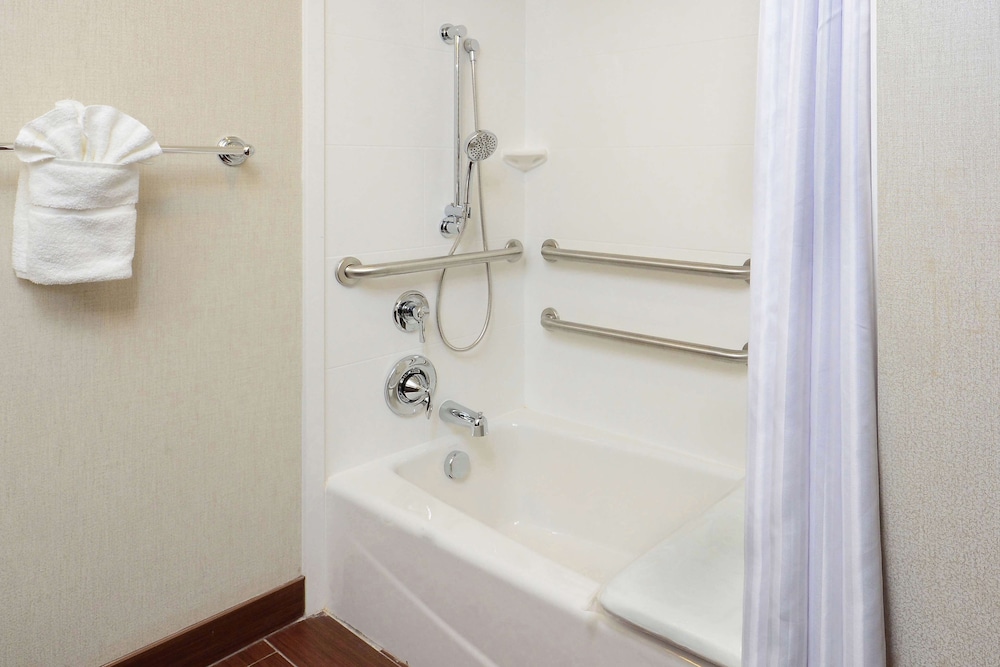 Hilton Garden Inn Greensboro Airport - photo 41