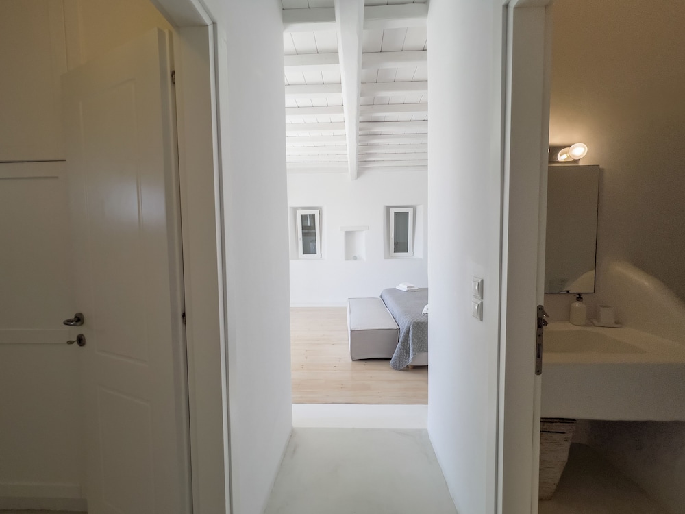 Lights of Mykonos — 4-Star Luxury Hotel in Mykonos, Greece