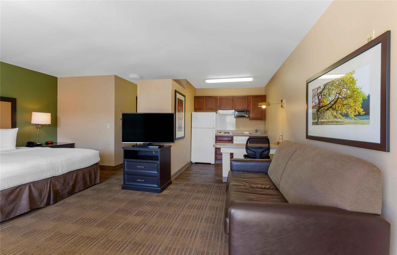 Extended Stay America Select Suites Phoenix Airport E Oak St - photo 11