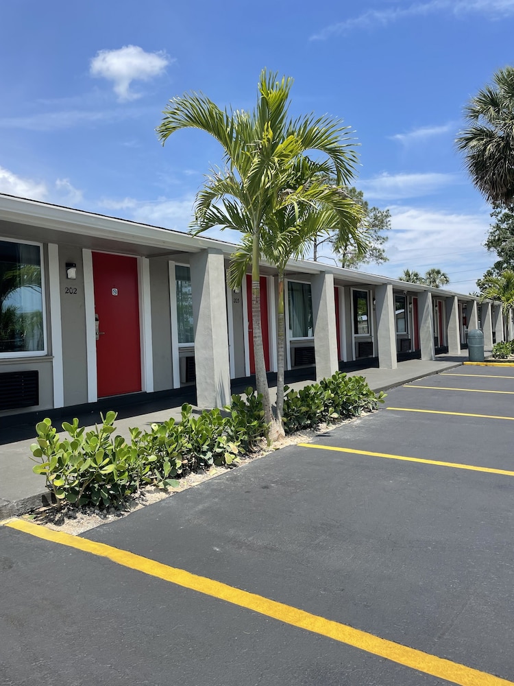 Super 8 by Wyndham Kissimmee Orlando - photo 49