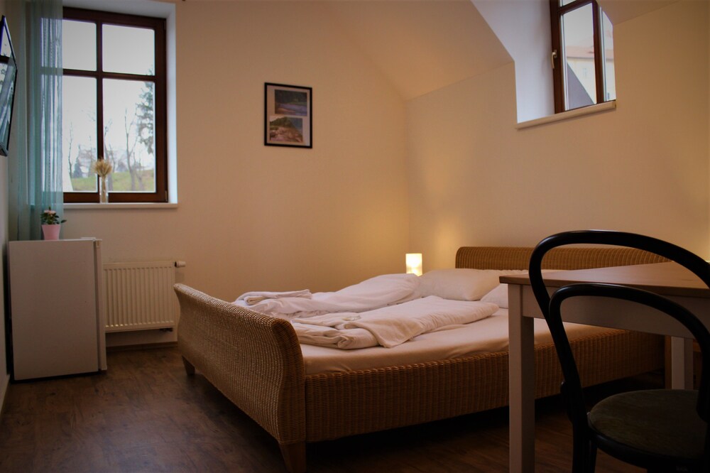 Penzion a restaurace U ŘEKY — hotel in Ledec Nad Sazavou