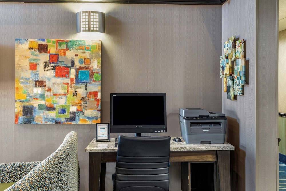Comfort Inn & Suites Pauls Valley City Lake - photo 15