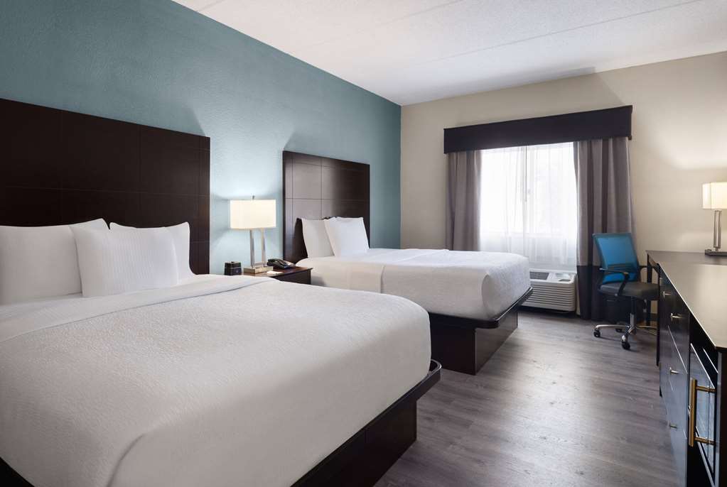 La Quinta Inn & Suites by Wyndham Knoxville Airport - photo 24