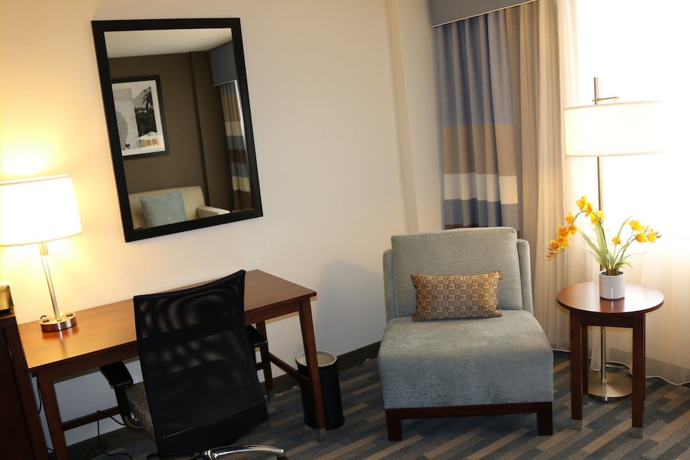 DoubleTree by Hilton Raleigh Crabtree Valley - photo 16