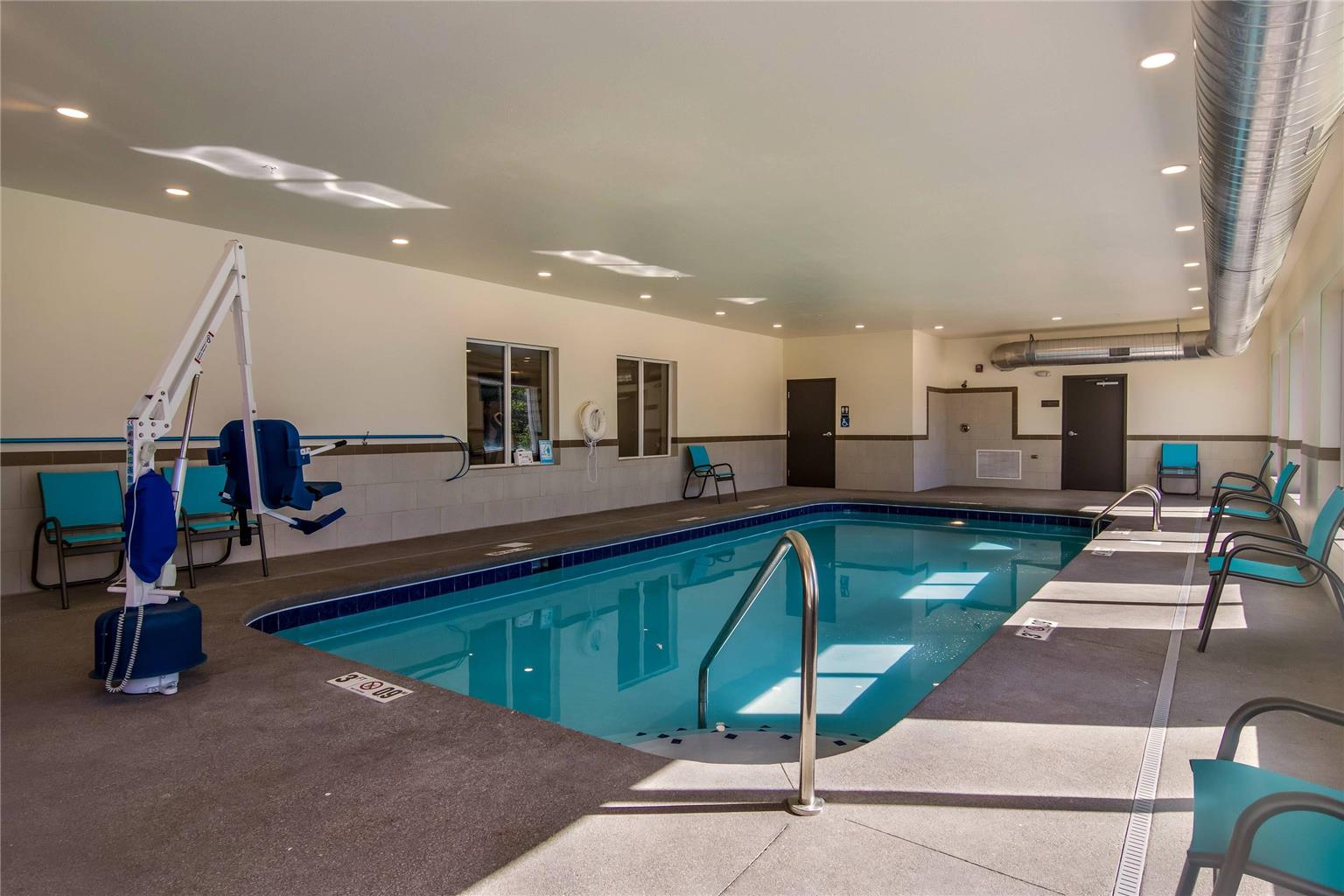 Comfort Suites Brunswick Town Center - photo 24