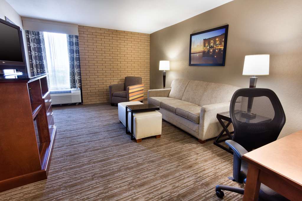 Drury Inn & Suites Kansas City Airport - photo 9
