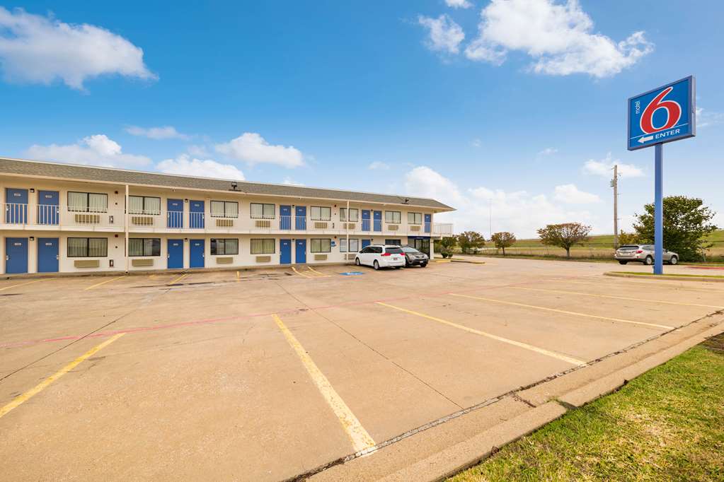 Motel 6 Greenville TX - photo 3