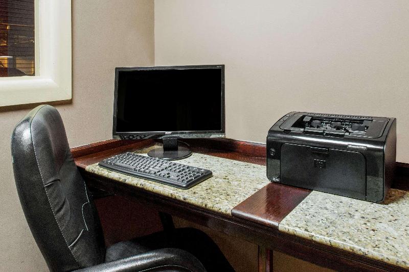 Baymont by Wyndham Fayetteville Fort Bragg Area - photo 15