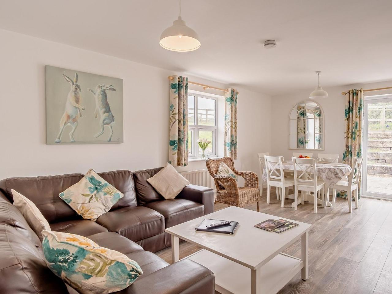 3 Bed in Newport oc 90246 in Newport, United Kingdom