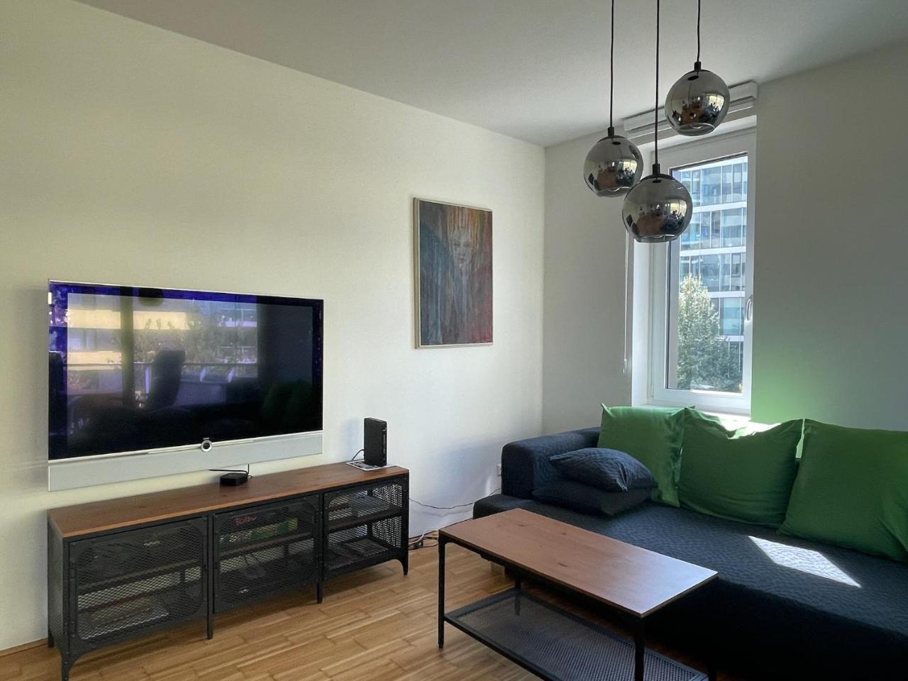 Gemütliche Wohnung an der Donau barrierefrei — 4-Star Luxury Hotel in Linz, Austria