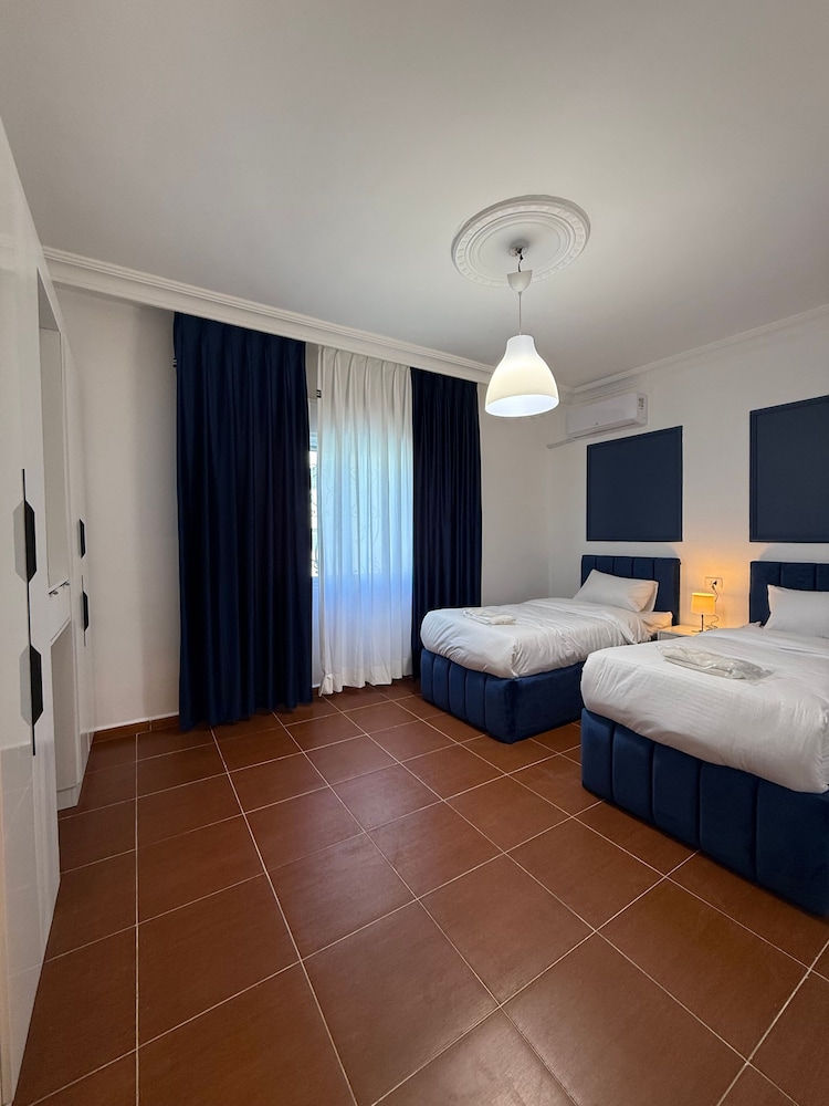3bedroom Aprt Of 200sqm Near Movenpick Hotel Amman — Amman