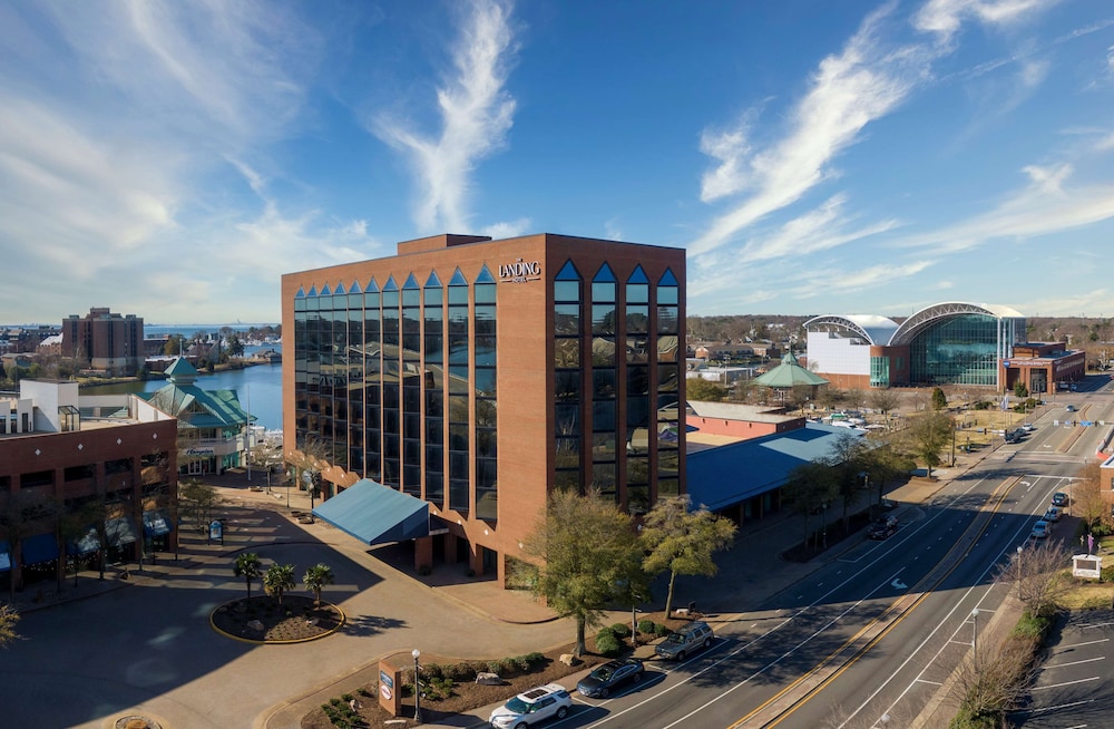 The Landing At Hampton Marina Tapestry Collection By Hilton — Hampton