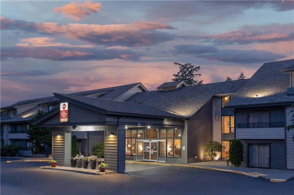 Best Western Plus Oak Harbor Hotel & Conference Center - carbon neutral hotel in Oak Harbor