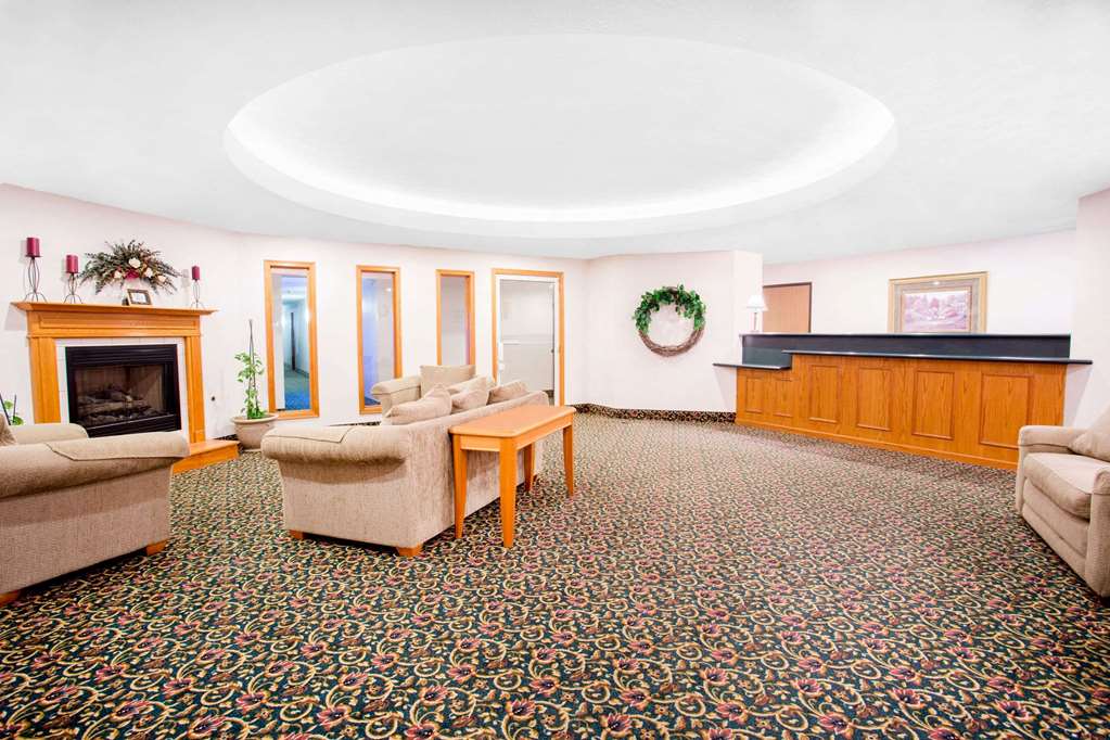 Super 8 El Paso Il - photo 3